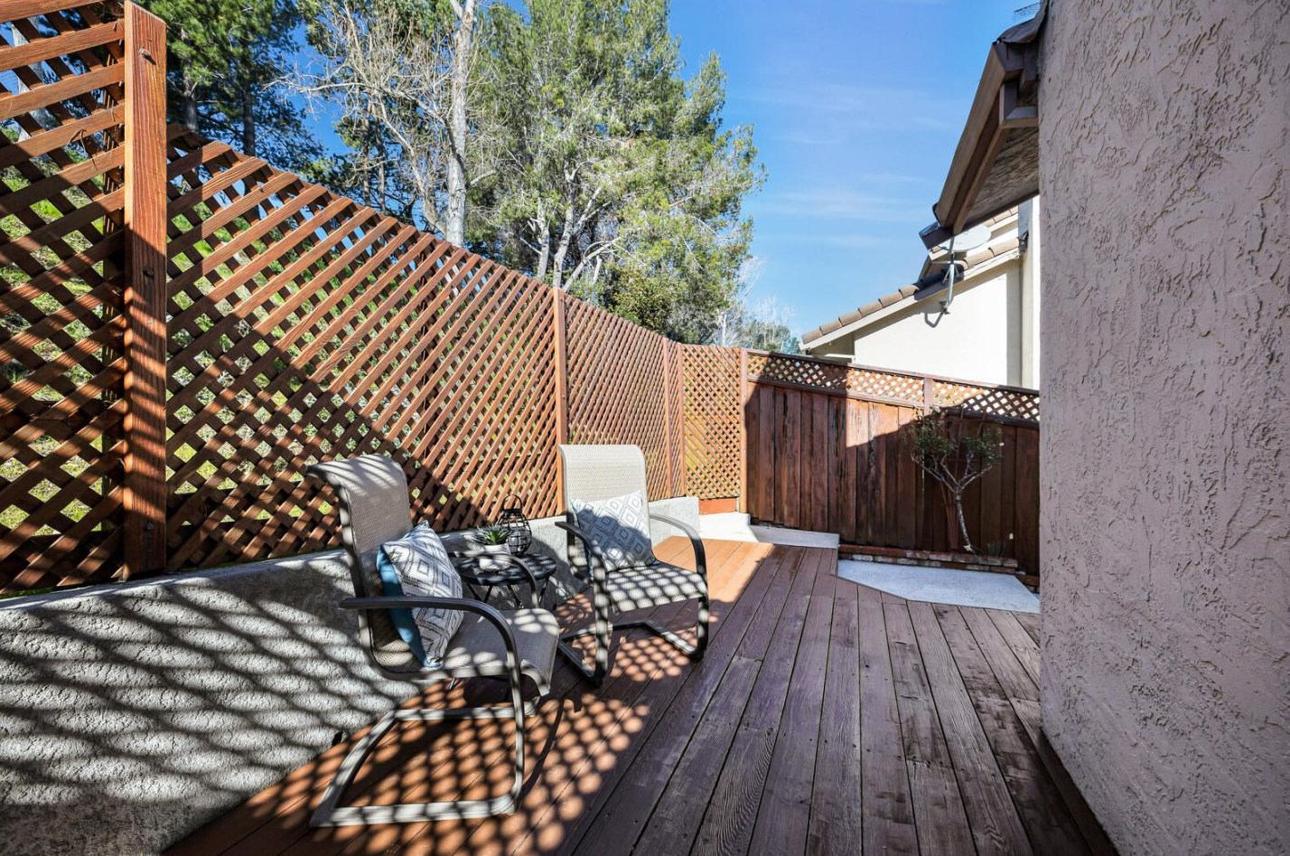 1850 Parkwood Dr, San Mateo CA  94403-3958 exterior