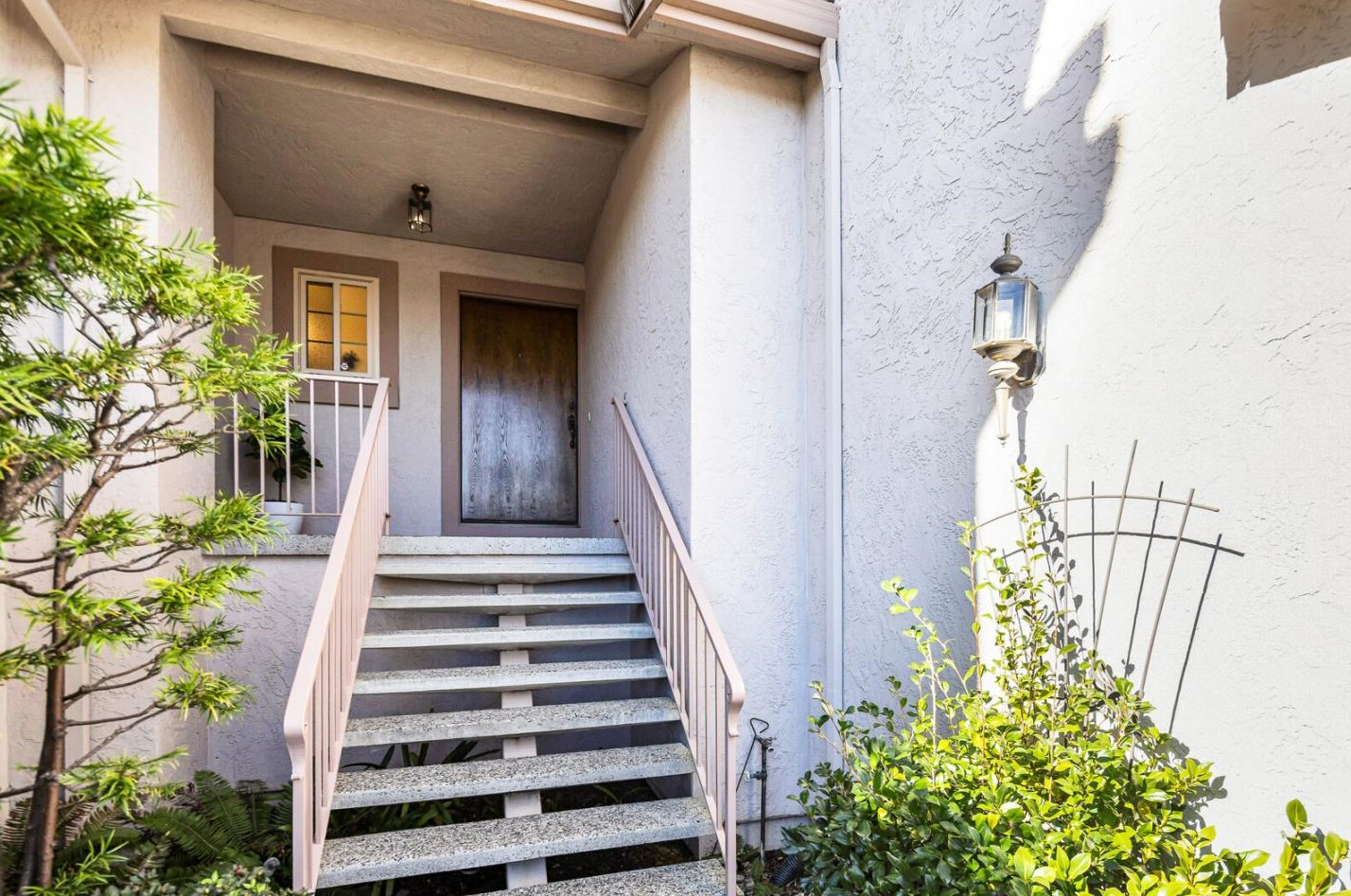 1850 Parkwood Dr, San Mateo CA  94403-3958 exterior