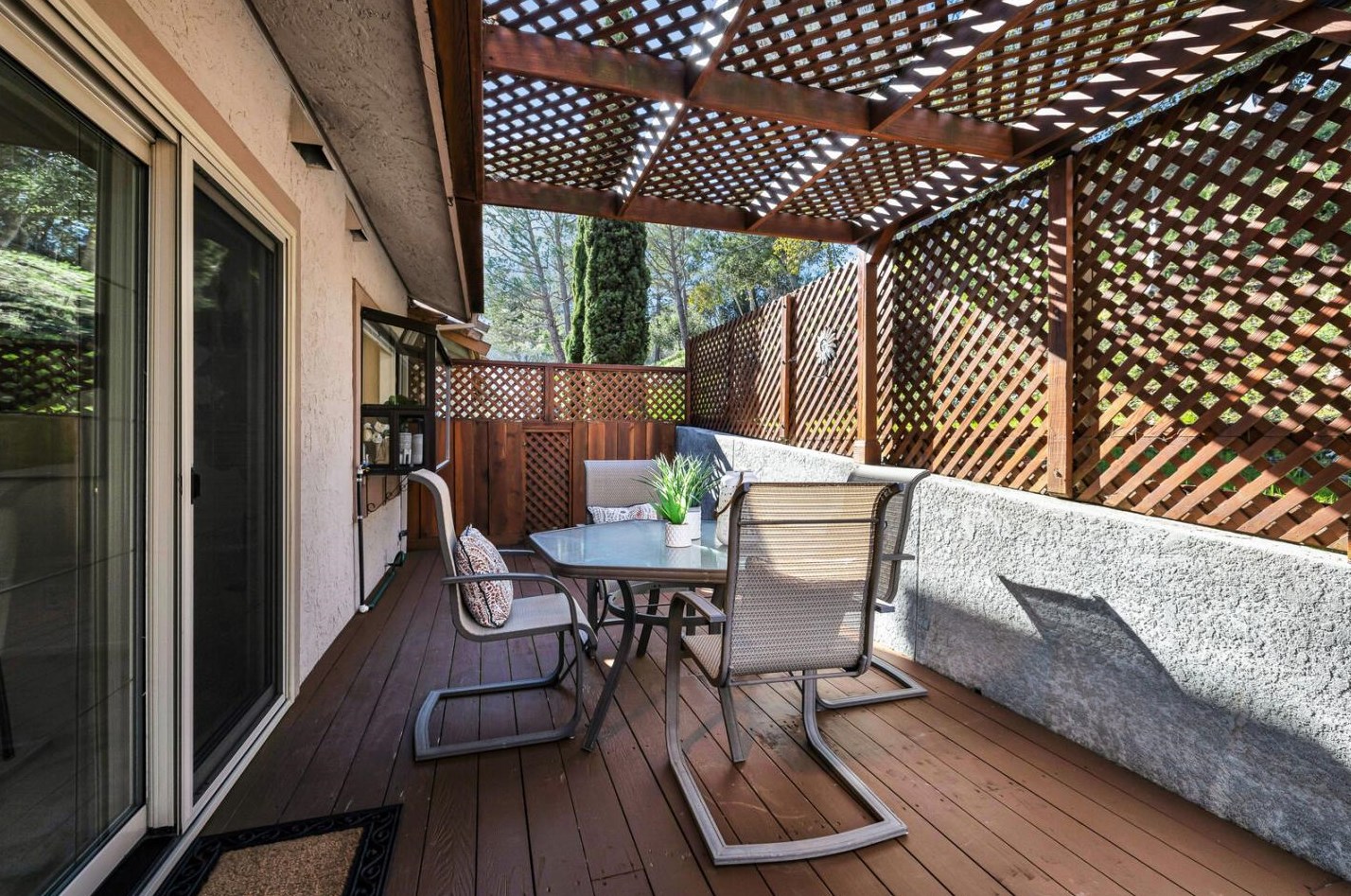 1850 Parkwood Dr, San Mateo CA  94403-3958 exterior