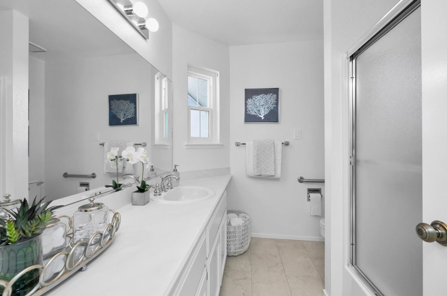 1850 Parkwood Dr, San Mateo CA  94403-3958 exterior