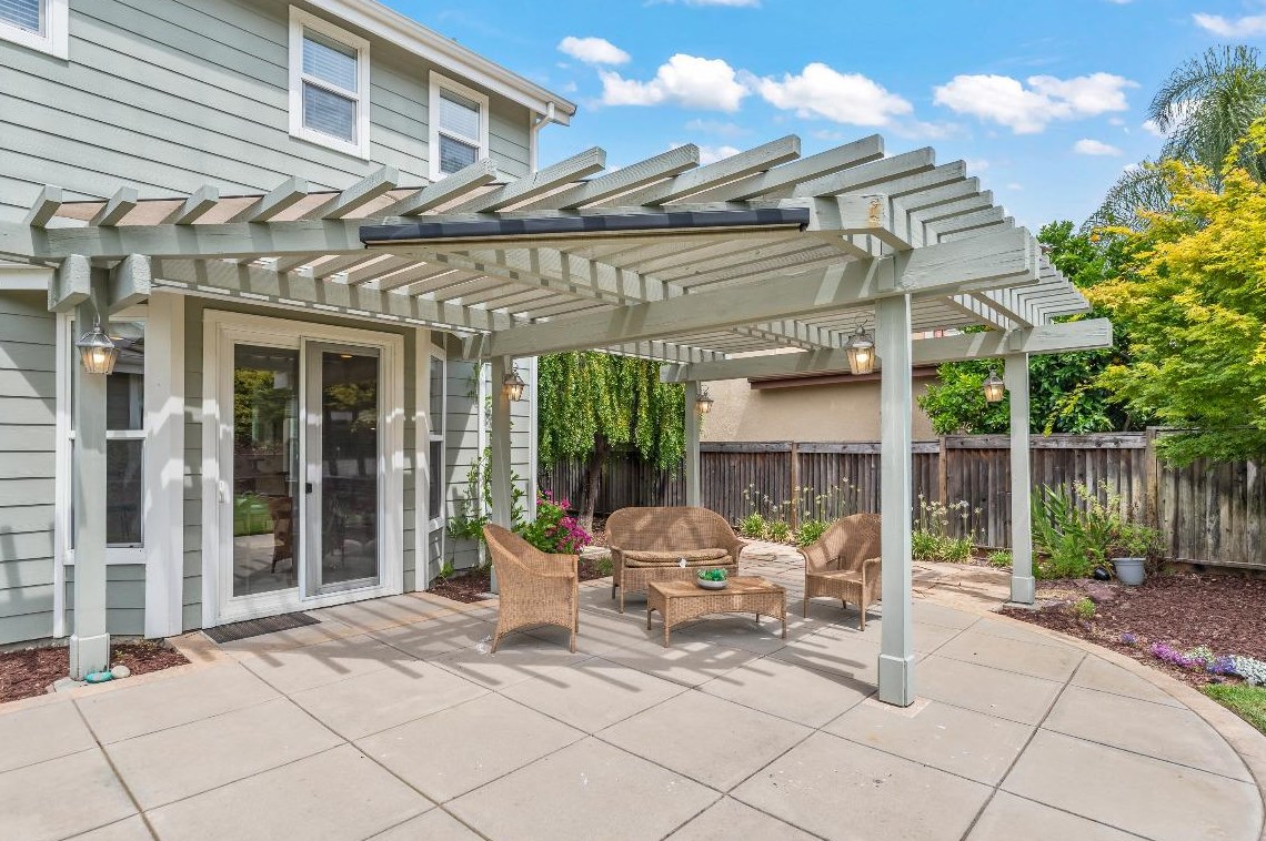 7145 Lahinch Dr, Gilroy CA  95020-3058 exterior