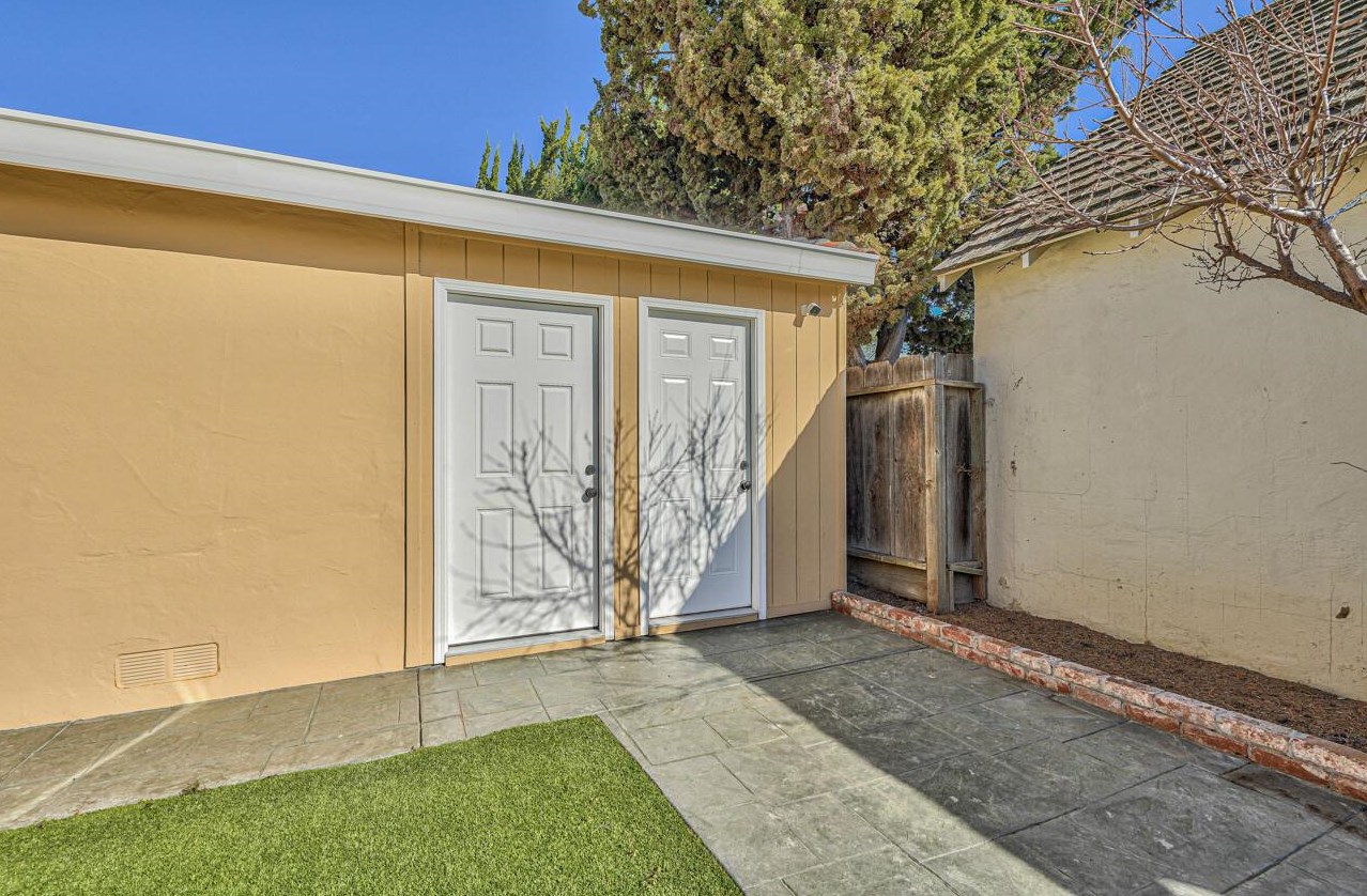 29 Nacional St, Salinas CA  93901-1322 exterior