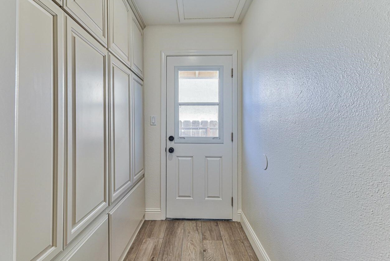 29 Nacional St, Salinas CA  93901-1322 exterior
