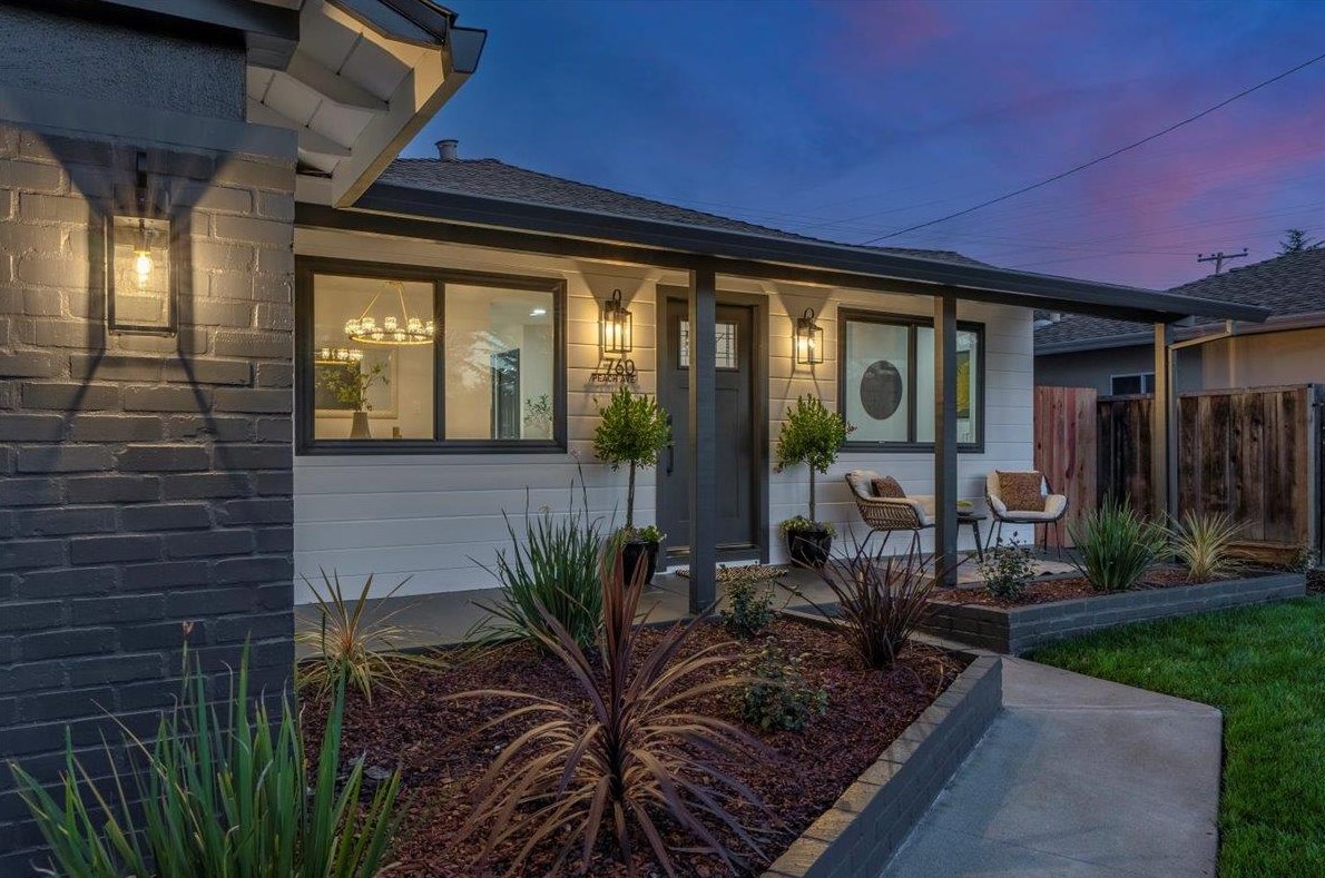 760 Peach Ave, Sunnyvale CA  94087-1147 exterior