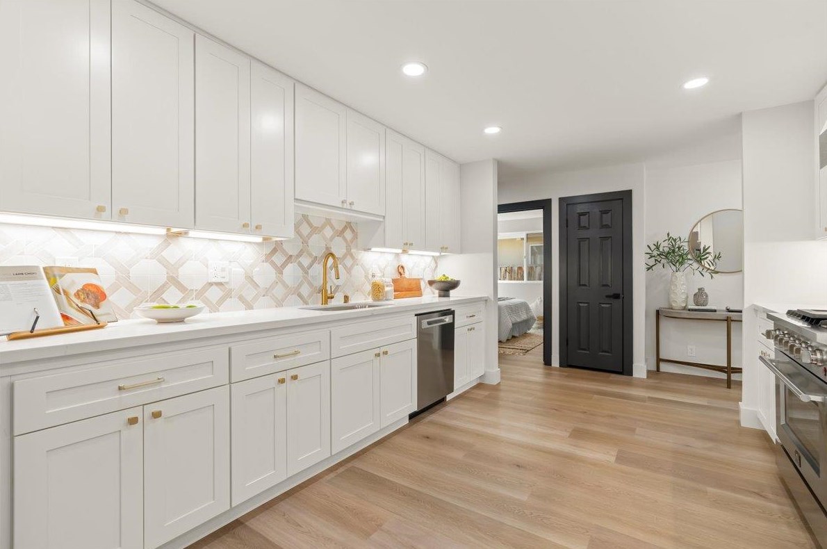 760 Peach Ave, Sunnyvale CA  94087-1147 exterior