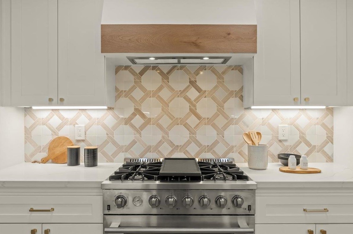 760 Peach Ave, Sunnyvale CA  94087-1147 exterior