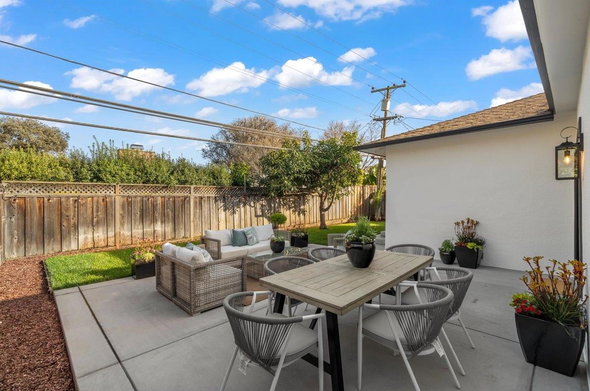 760 Peach Ave, Sunnyvale CA  94087-1147 exterior