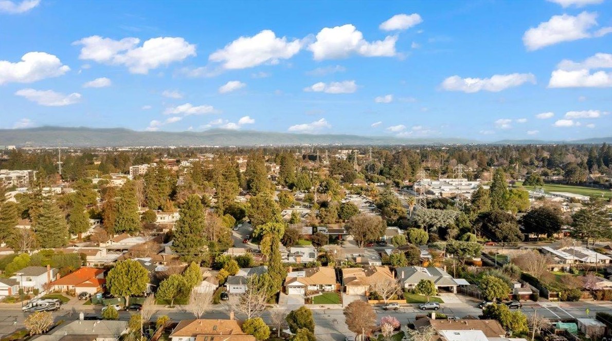 760 Peach Ave, Sunnyvale CA  94087-1147 exterior