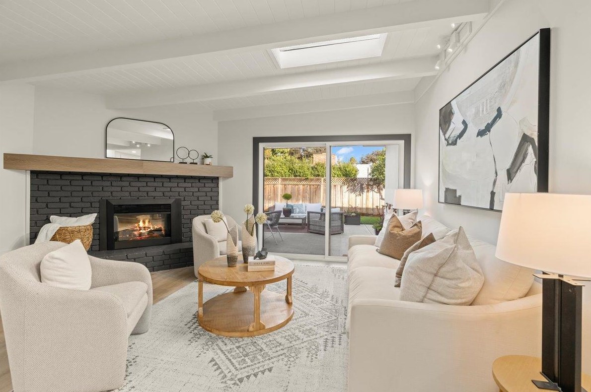 760 Peach Ave, Sunnyvale CA  94087-1147 exterior