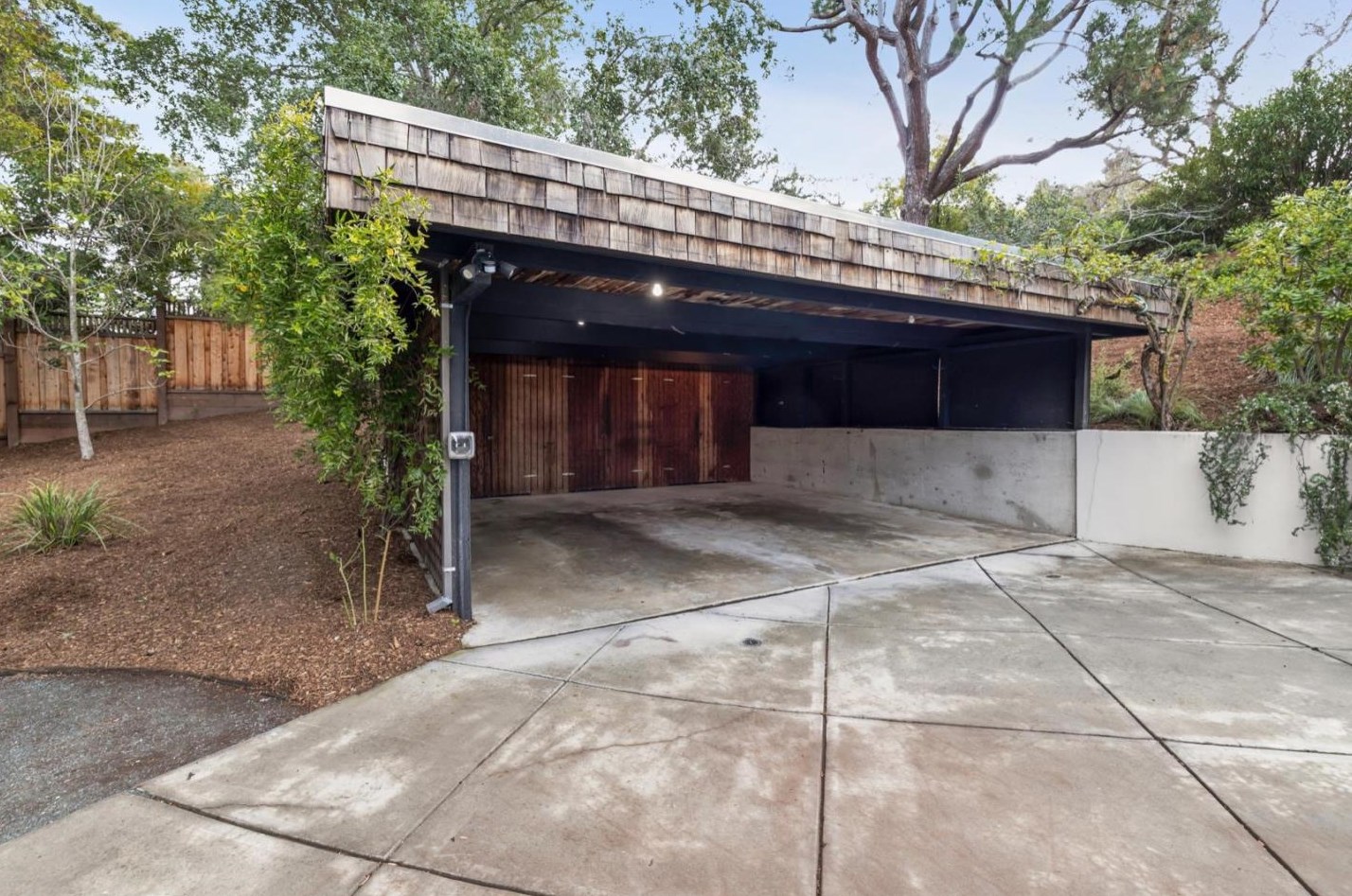 840 Lathrop Dr, Palo Alto CA  94305-1053 exterior