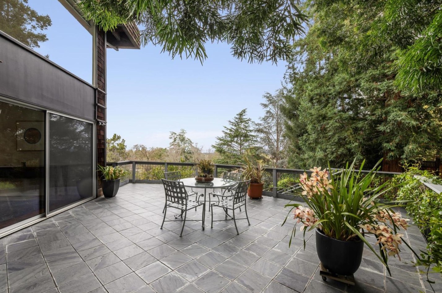 840 Lathrop Dr, Palo Alto CA  94305-1053 exterior