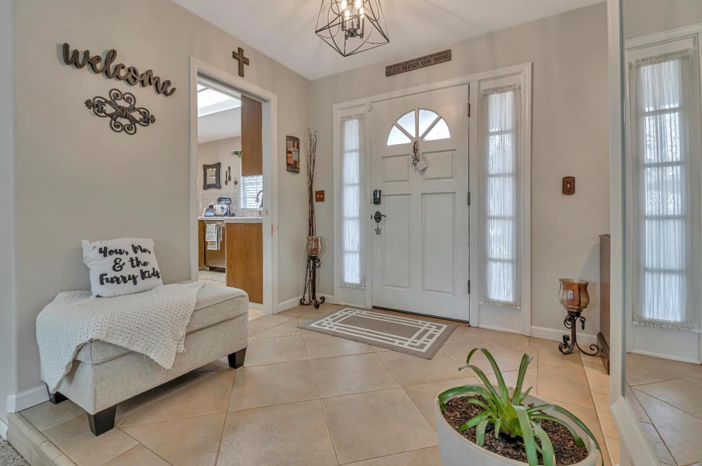 381 Tina Dr, Hollister CA  95023-7010 exterior