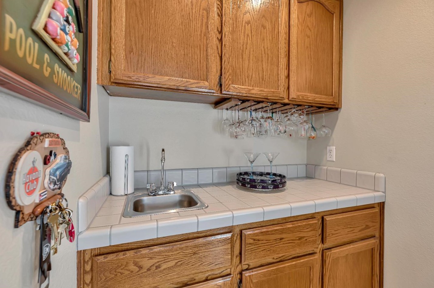381 Tina Dr, Hollister CA  95023-7010 exterior