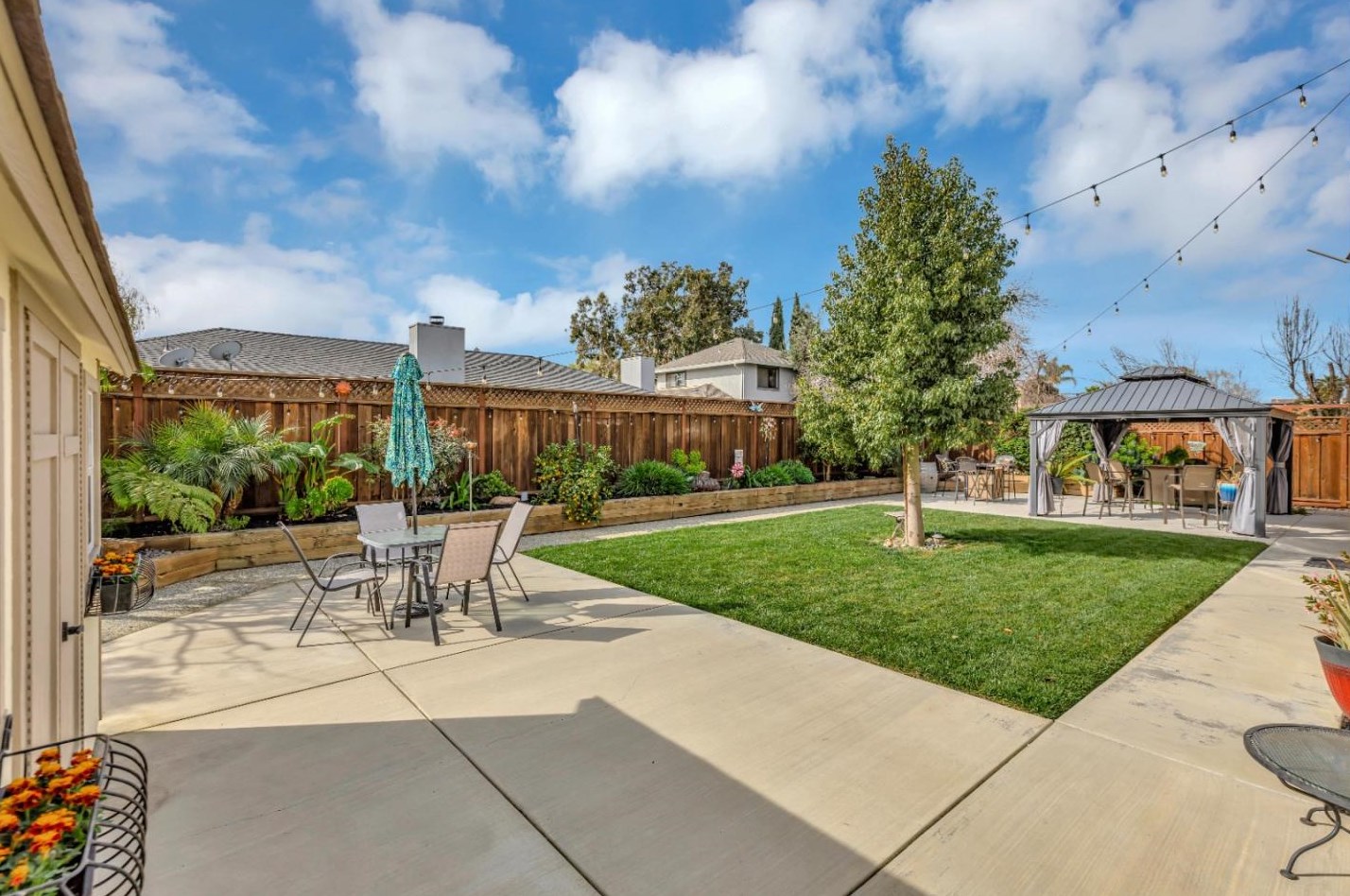 381 Tina Dr, Hollister CA  95023-7010 exterior