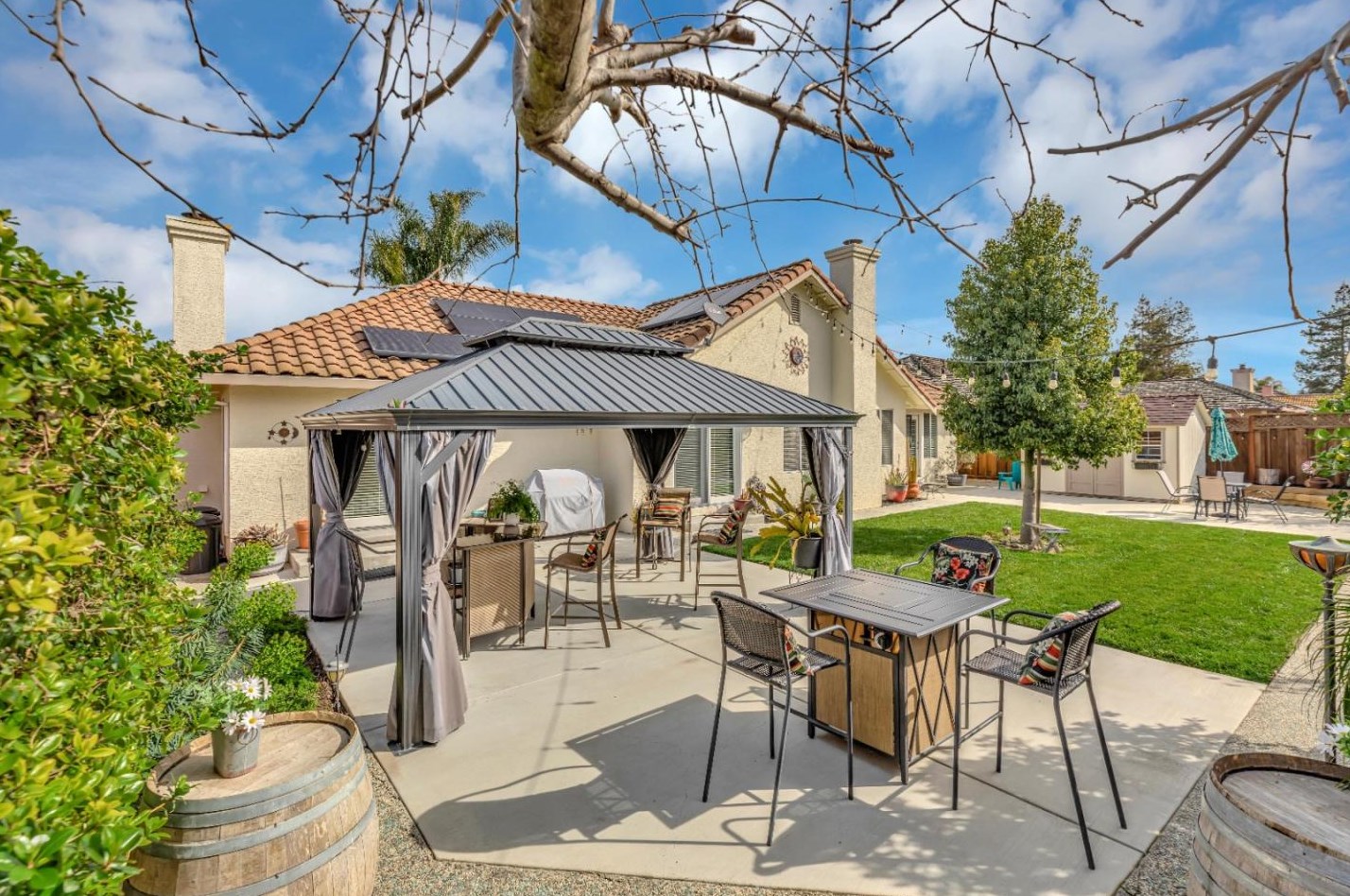 381 Tina Dr, Hollister CA  95023-7010 exterior