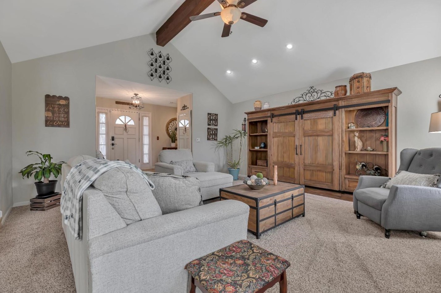 381 Tina Dr, Hollister CA  95023-7010 exterior