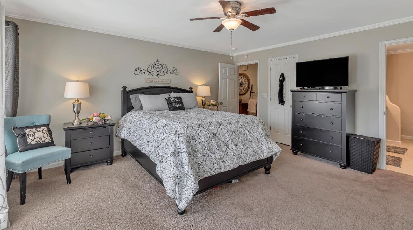 381 Tina Dr, Hollister CA  95023-7010 exterior