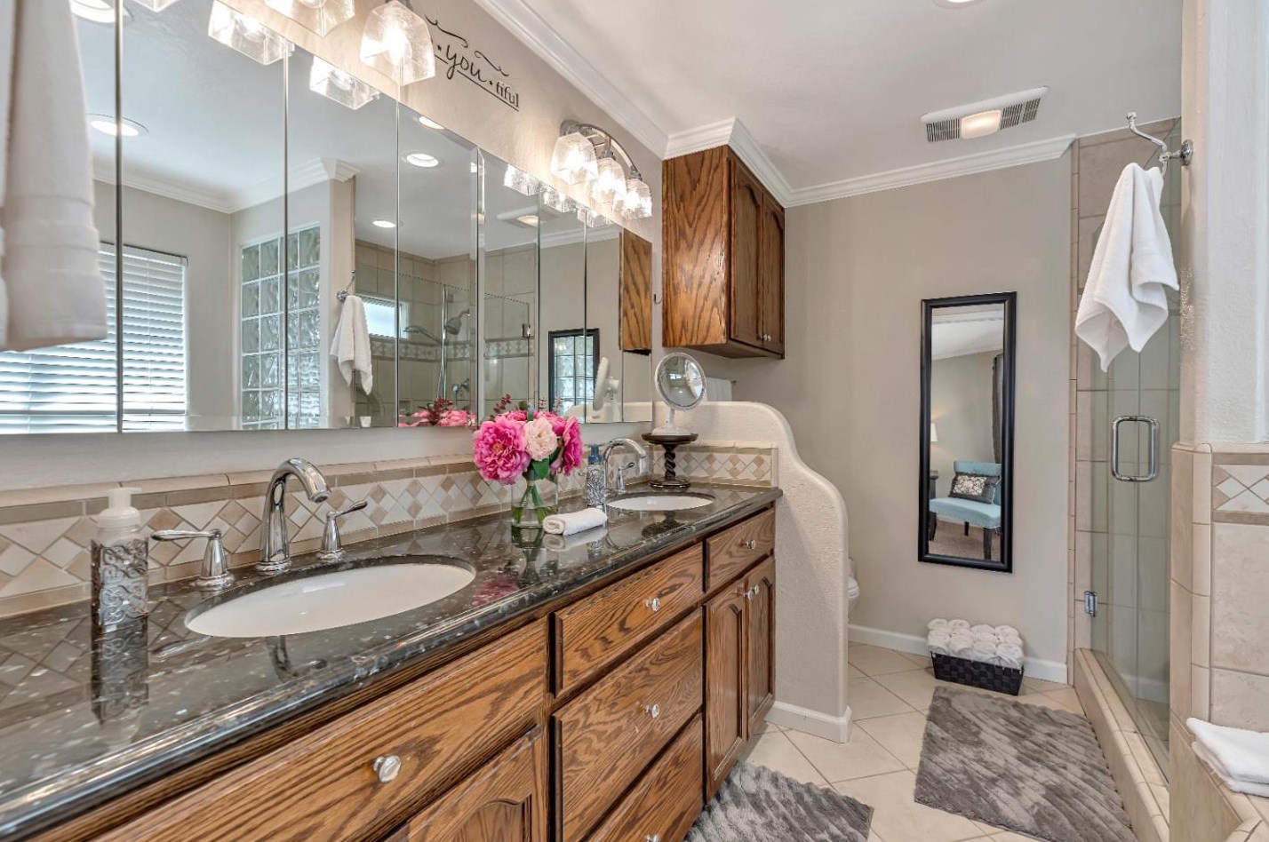 381 Tina Dr, Hollister CA  95023-7010 exterior