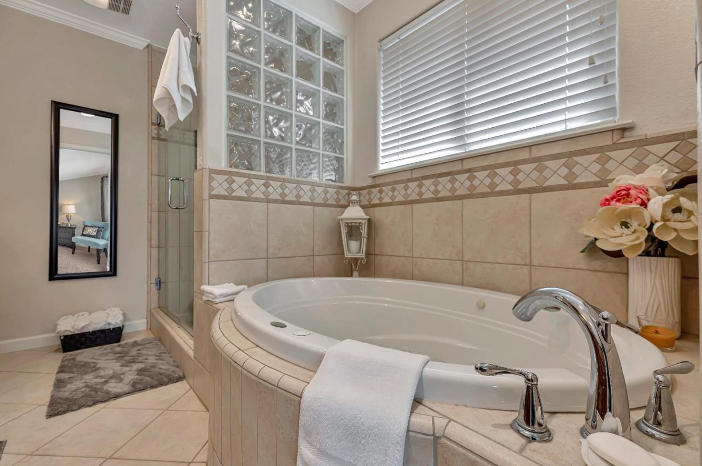 381 Tina Dr, Hollister CA  95023-7010 exterior