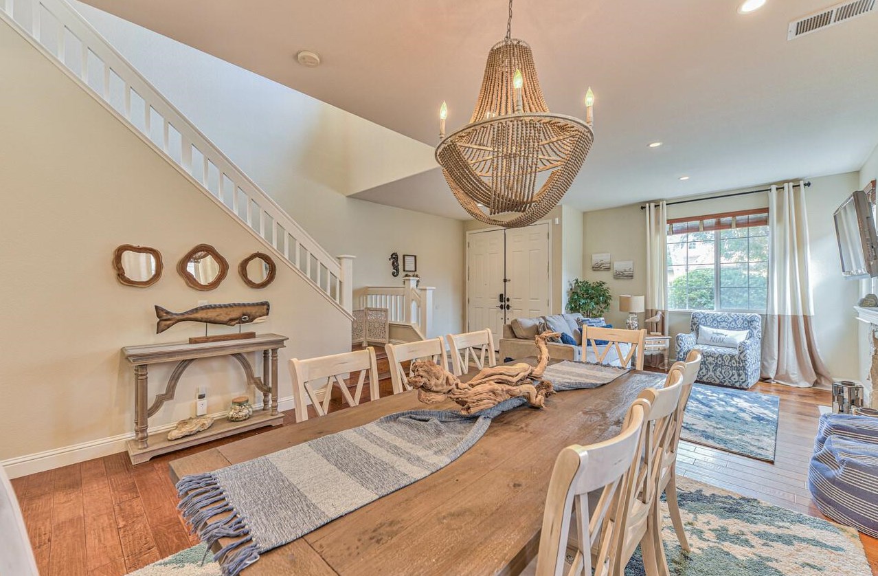 4380 Peninsula Point Dr, Seaside CA  93955-6527 exterior
