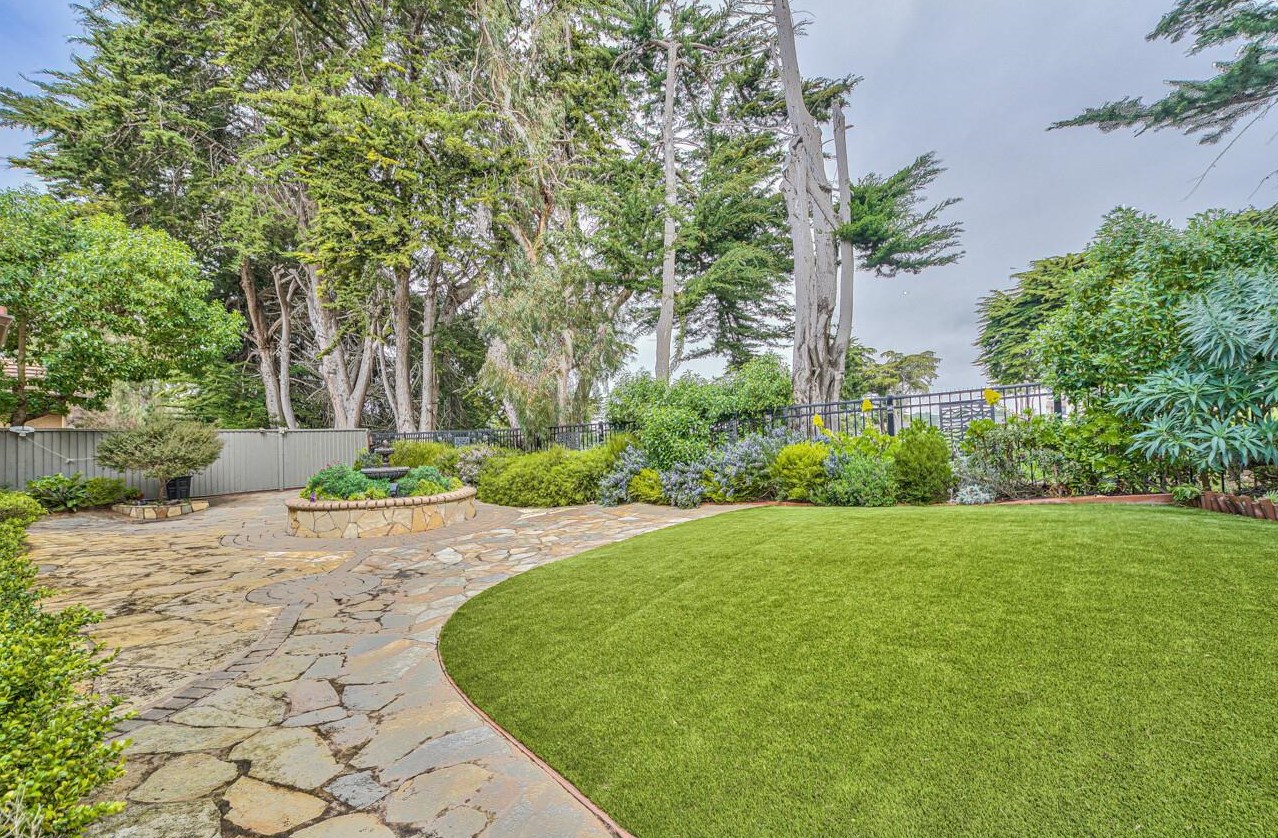 4380 Peninsula Point Dr, Seaside CA  93955-6527 exterior