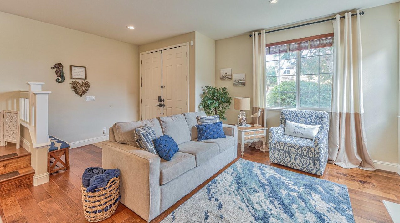 4380 Peninsula Point Dr, Seaside CA  93955-6527 exterior