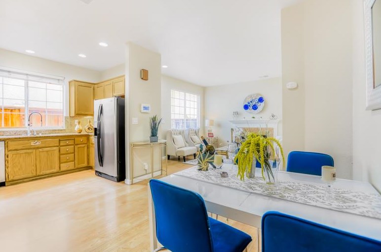 15358 Snowy Plover Ct, San Leandro CA  94579-2758 exterior