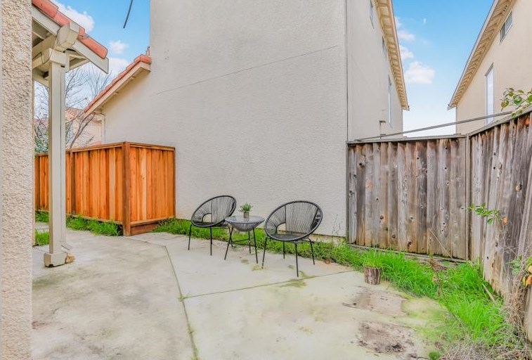 15358 Snowy Plover Ct, San Leandro CA  94579-2758 exterior