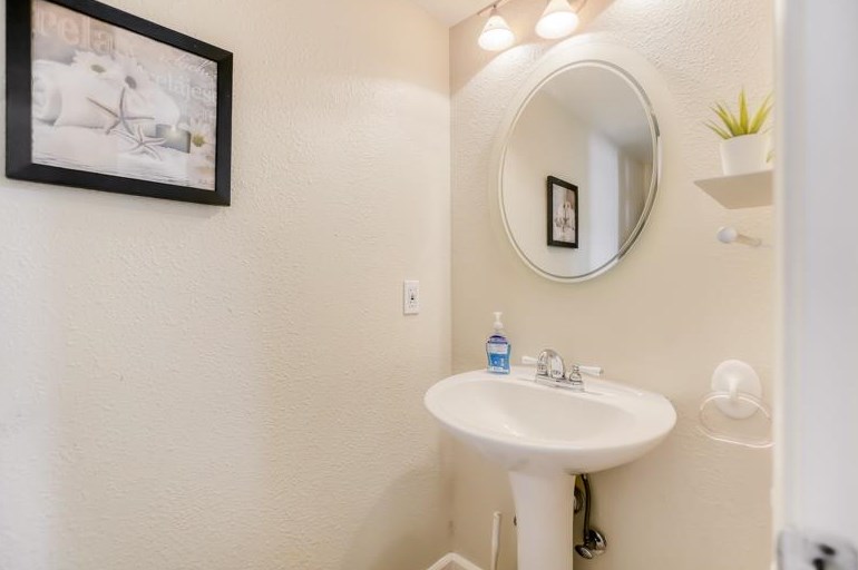 15358 Snowy Plover Ct, San Leandro CA  94579-2758 exterior