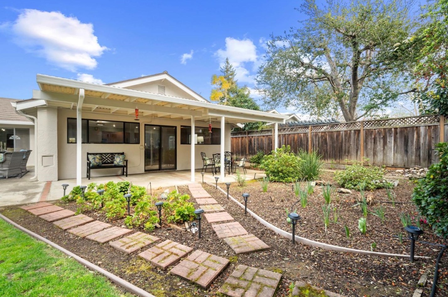 1980 Alford Ave, Los Altos CA  94024-6902 exterior