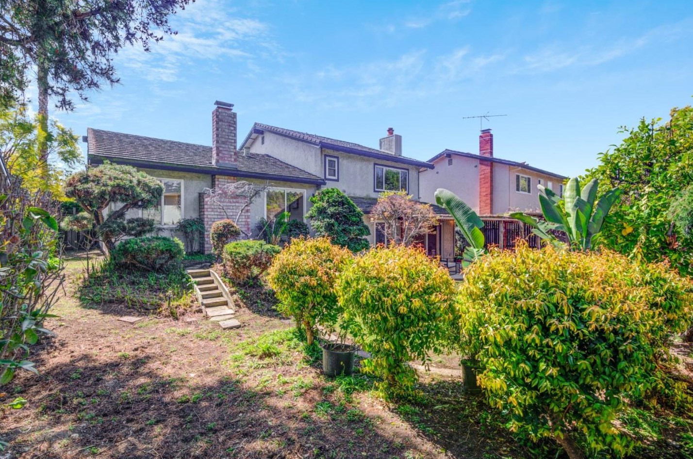 945 Erica Dr, Sunnyvale CA  94086-8212 exterior