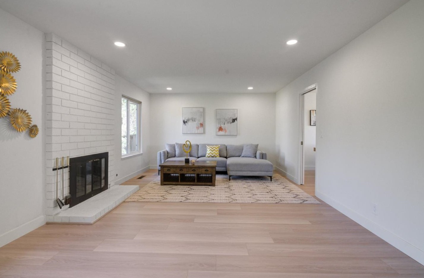 945 Erica Dr, Sunnyvale CA  94086-8212 exterior