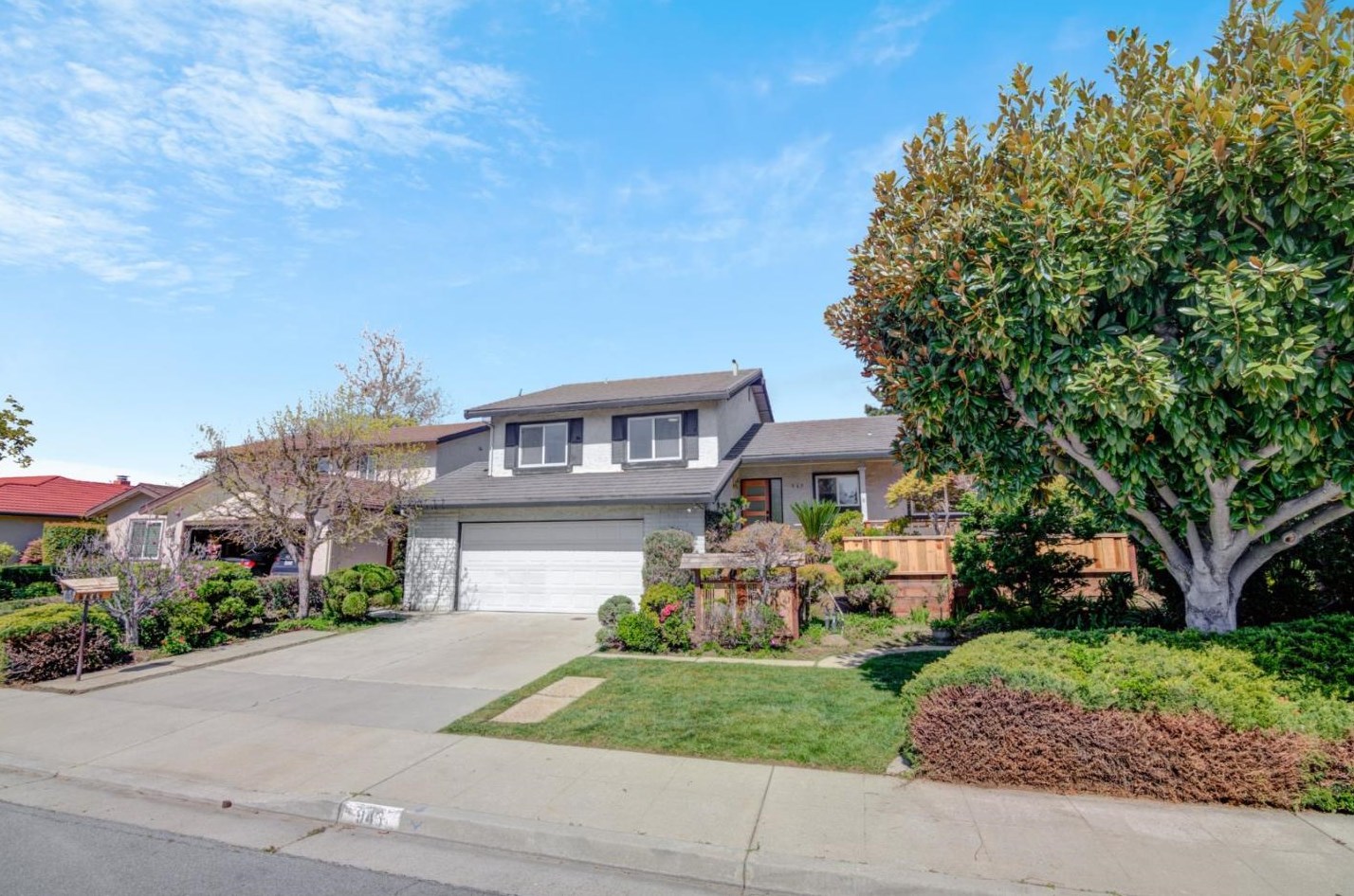 945 Erica Dr, Sunnyvale CA  94086-8212 exterior
