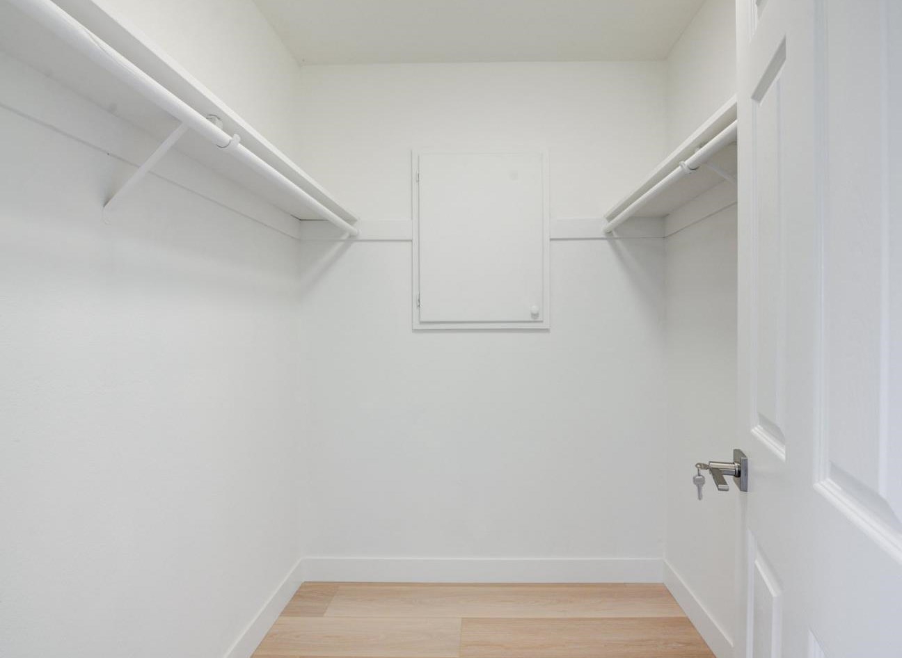 945 Erica Dr, Sunnyvale CA  94086-8212 exterior