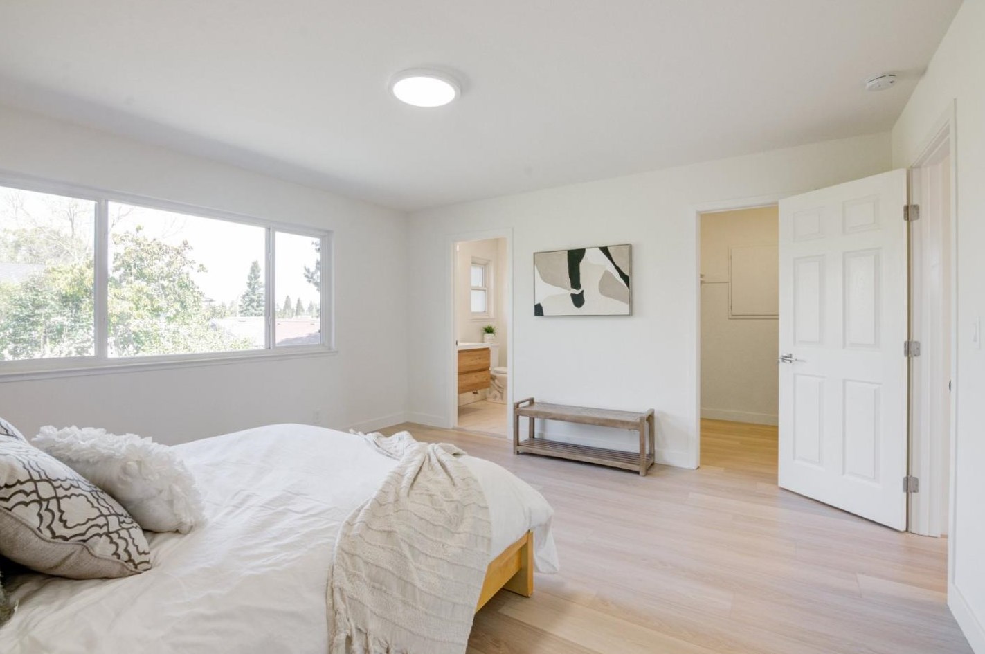 945 Erica Dr, Sunnyvale CA  94086-8212 exterior