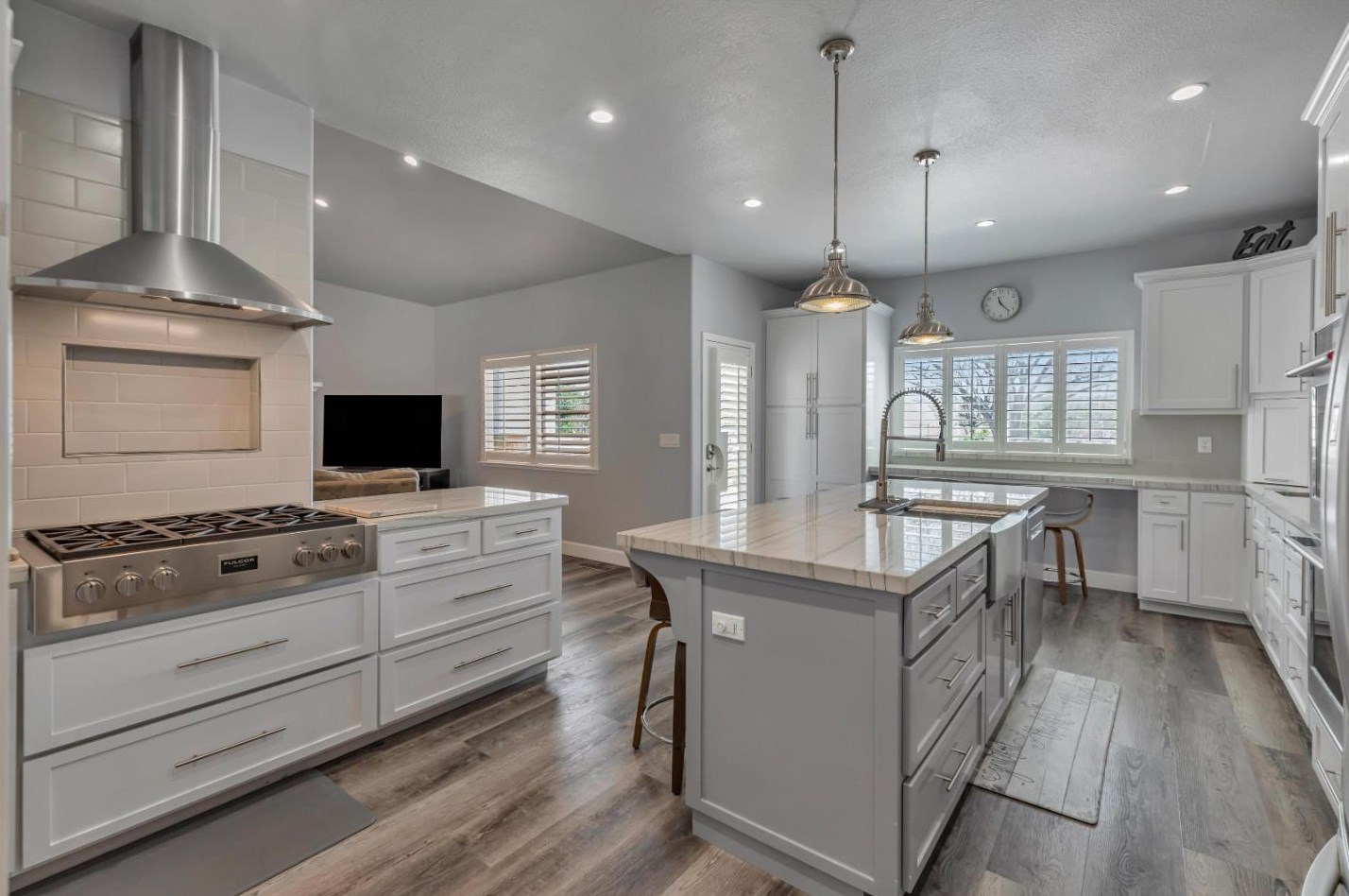 6355 Dunnville Way, Hollister CA  95023-9233 exterior
