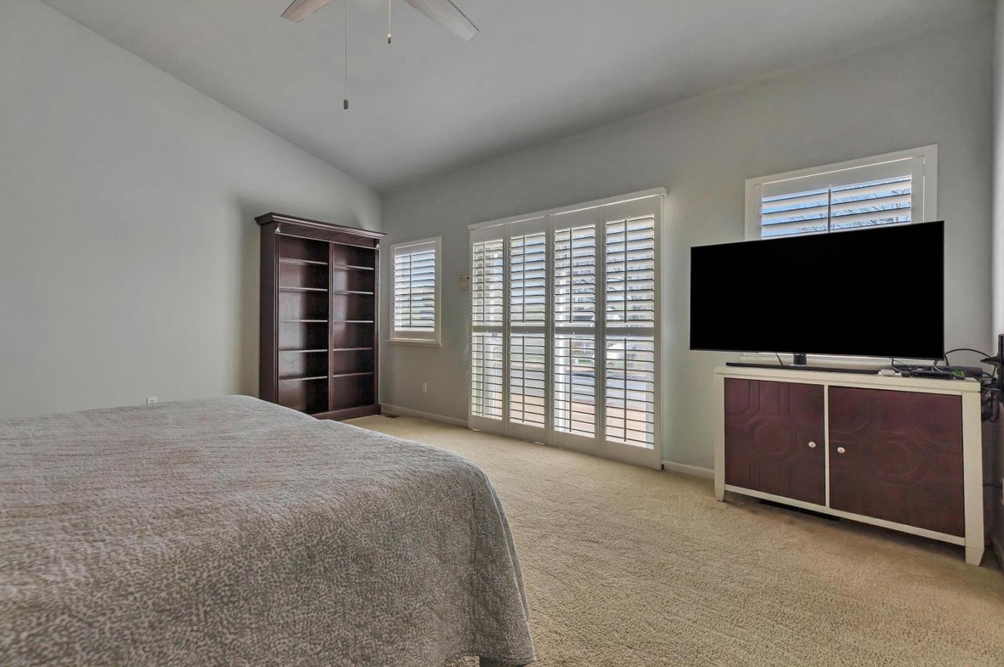 6355 Dunnville Way, Hollister CA  95023-9233 exterior
