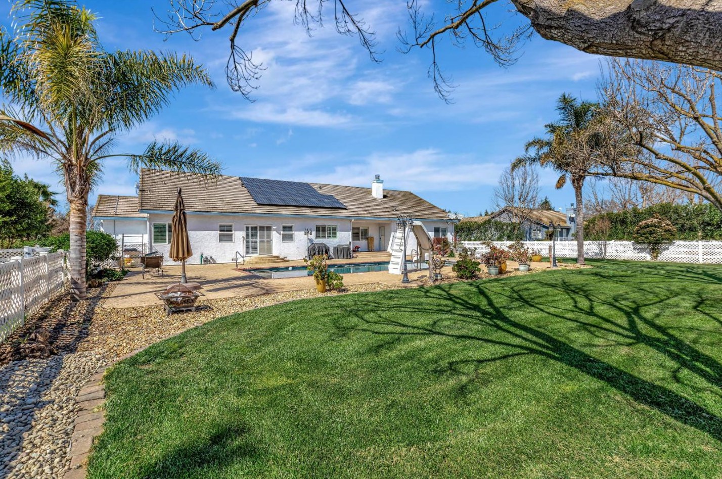 6355 Dunnville Way, Hollister CA  95023-9233 exterior
