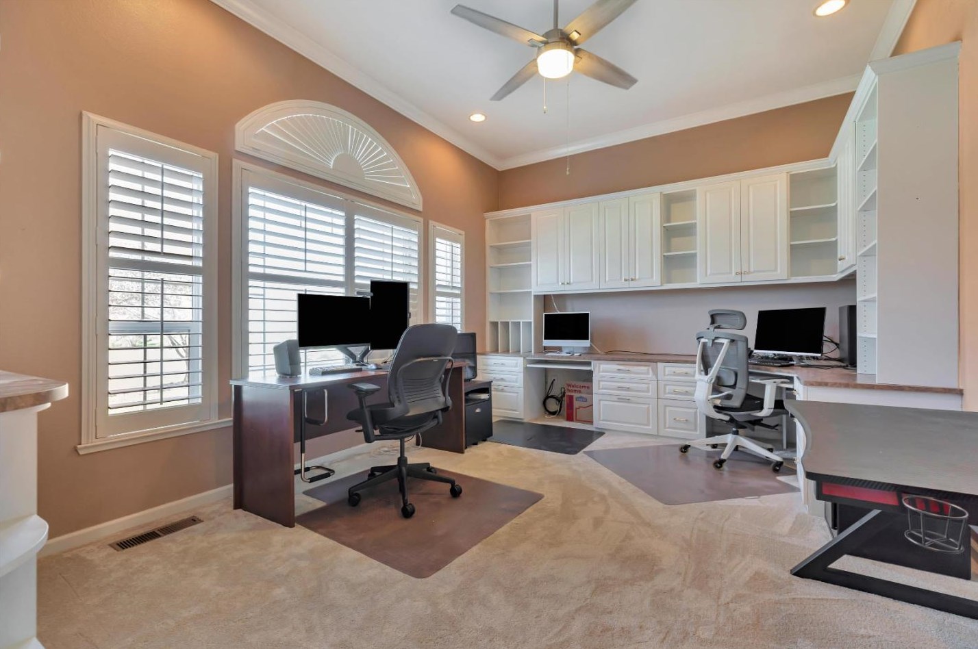 6355 Dunnville Way, Hollister CA  95023-9233 exterior
