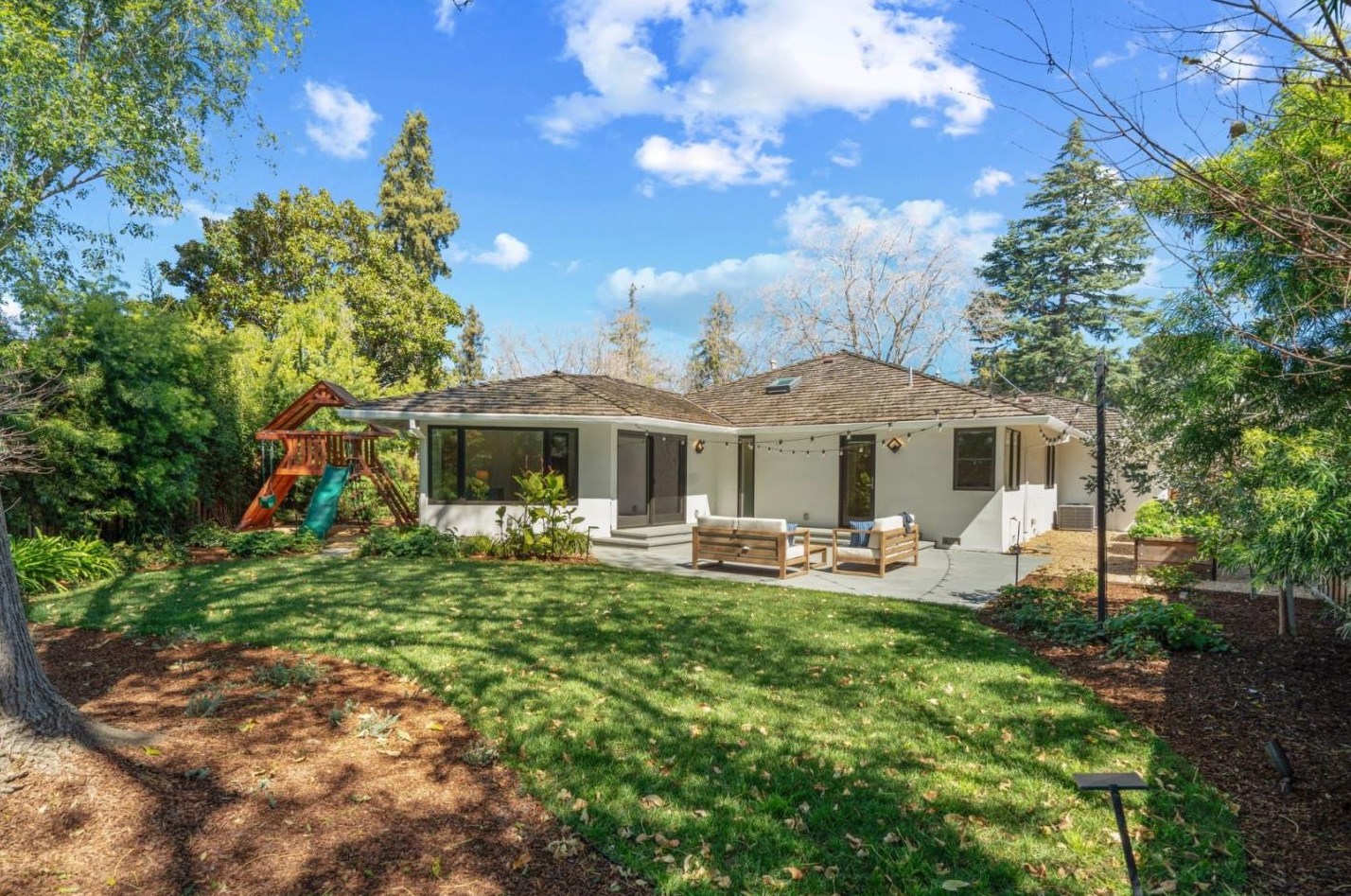 213 Blackburn Ave, Menlo Park CA  94025-2705 exterior