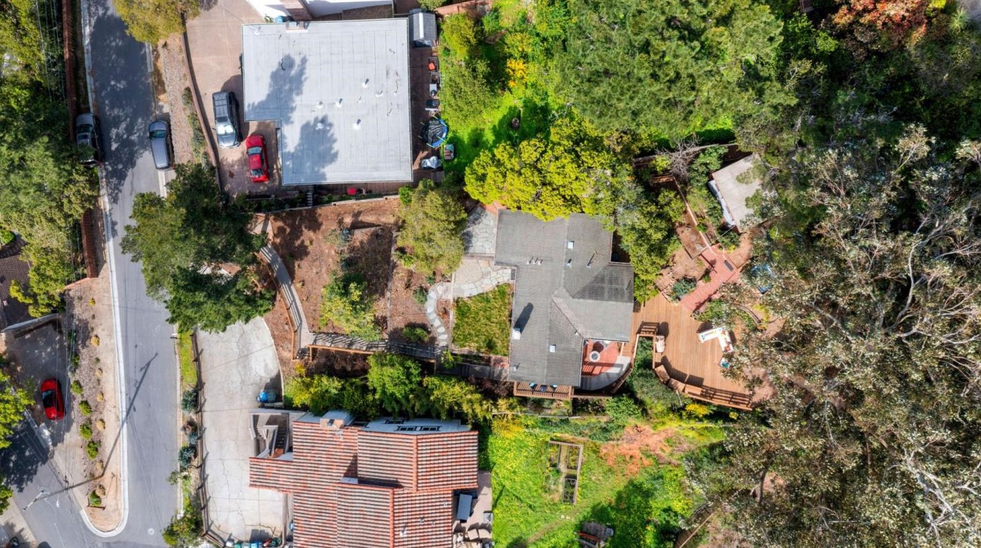1941 Hillman Ave, Belmont CA  94002-1739 exterior