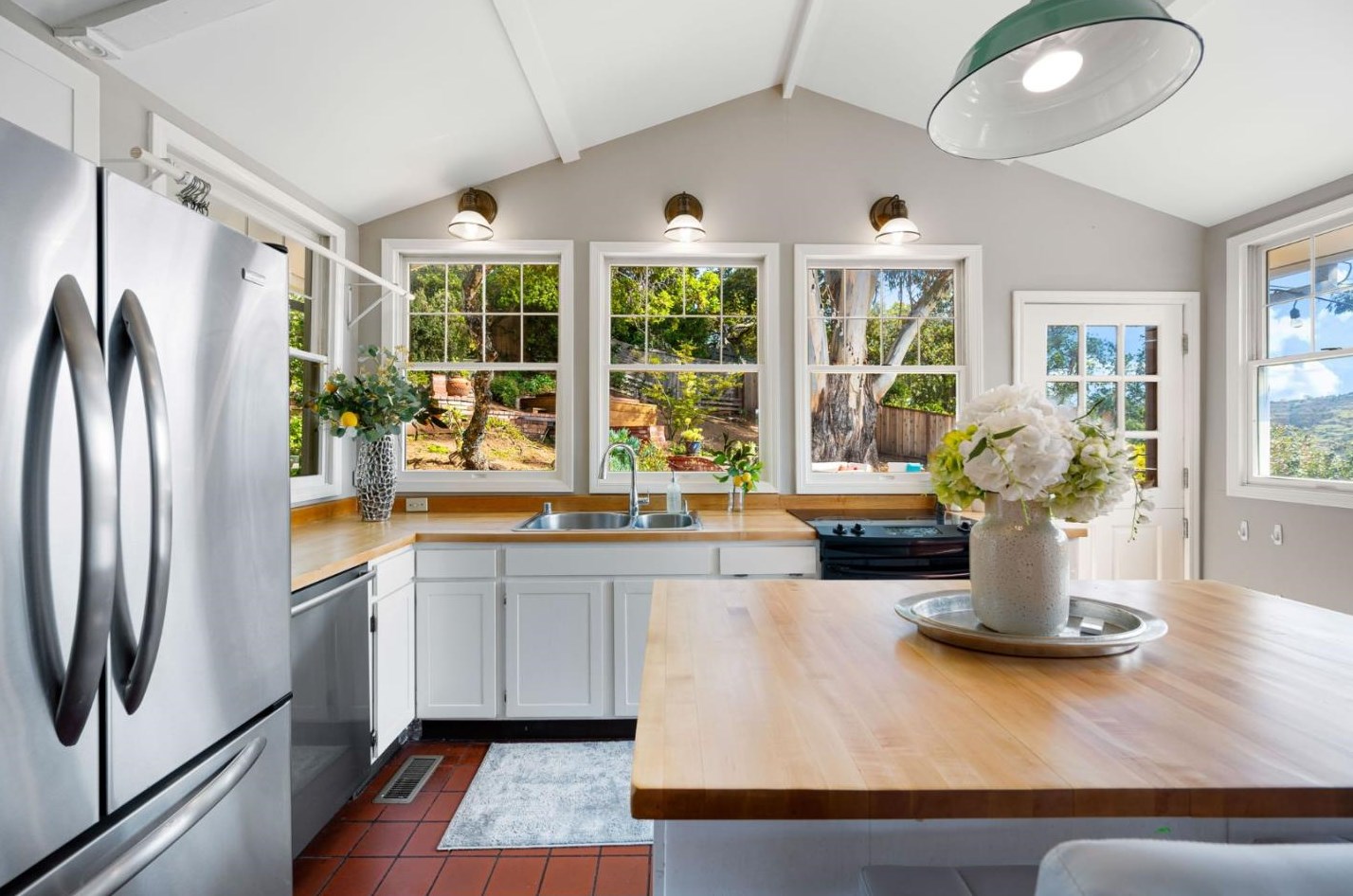 1941 Hillman Ave, Belmont CA  94002-1739 exterior