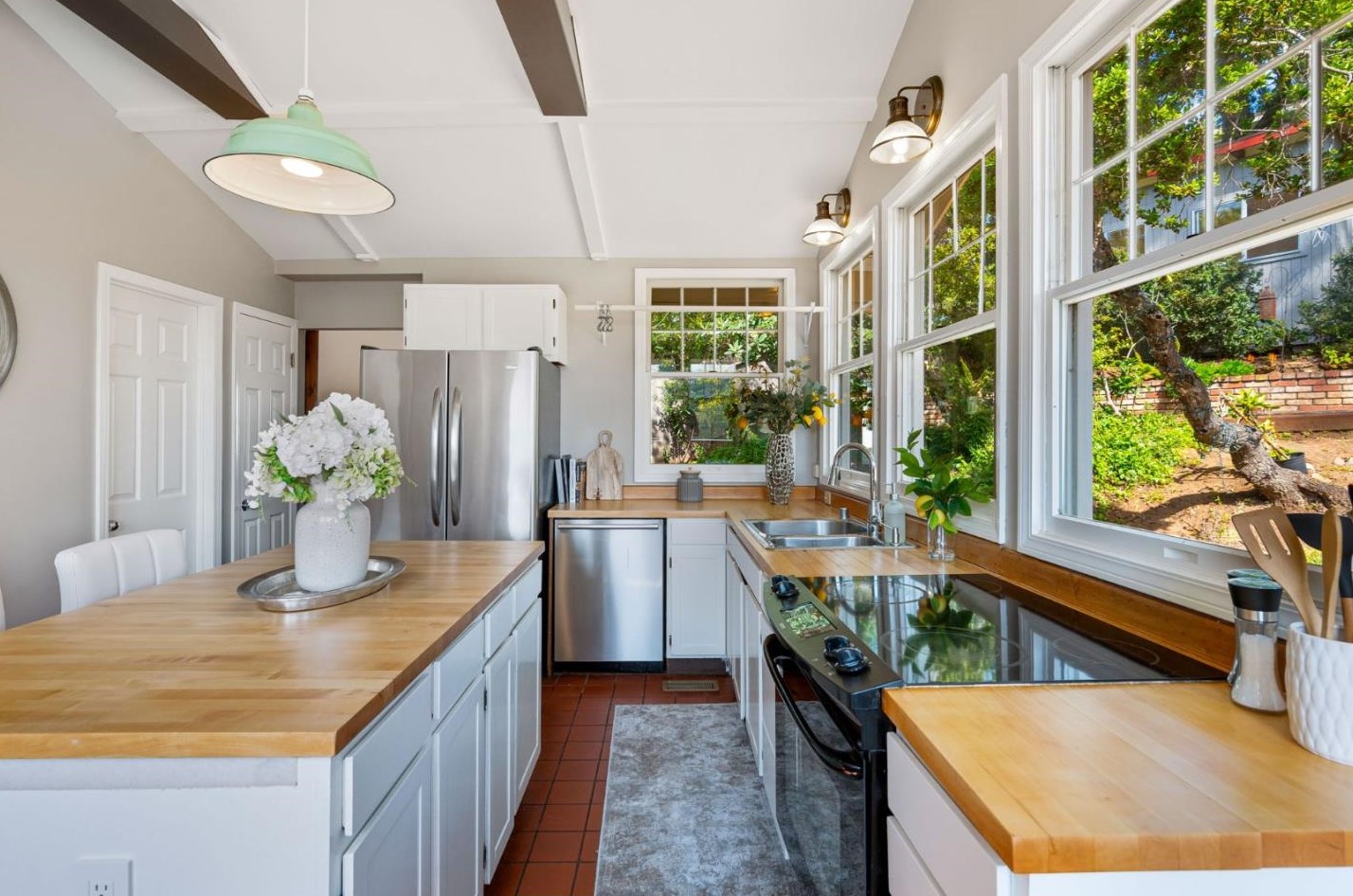 1941 Hillman Ave, Belmont CA  94002-1739 exterior