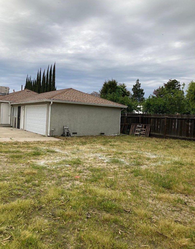 702 Conejo Ave, Modesto CA  95354-4275 exterior