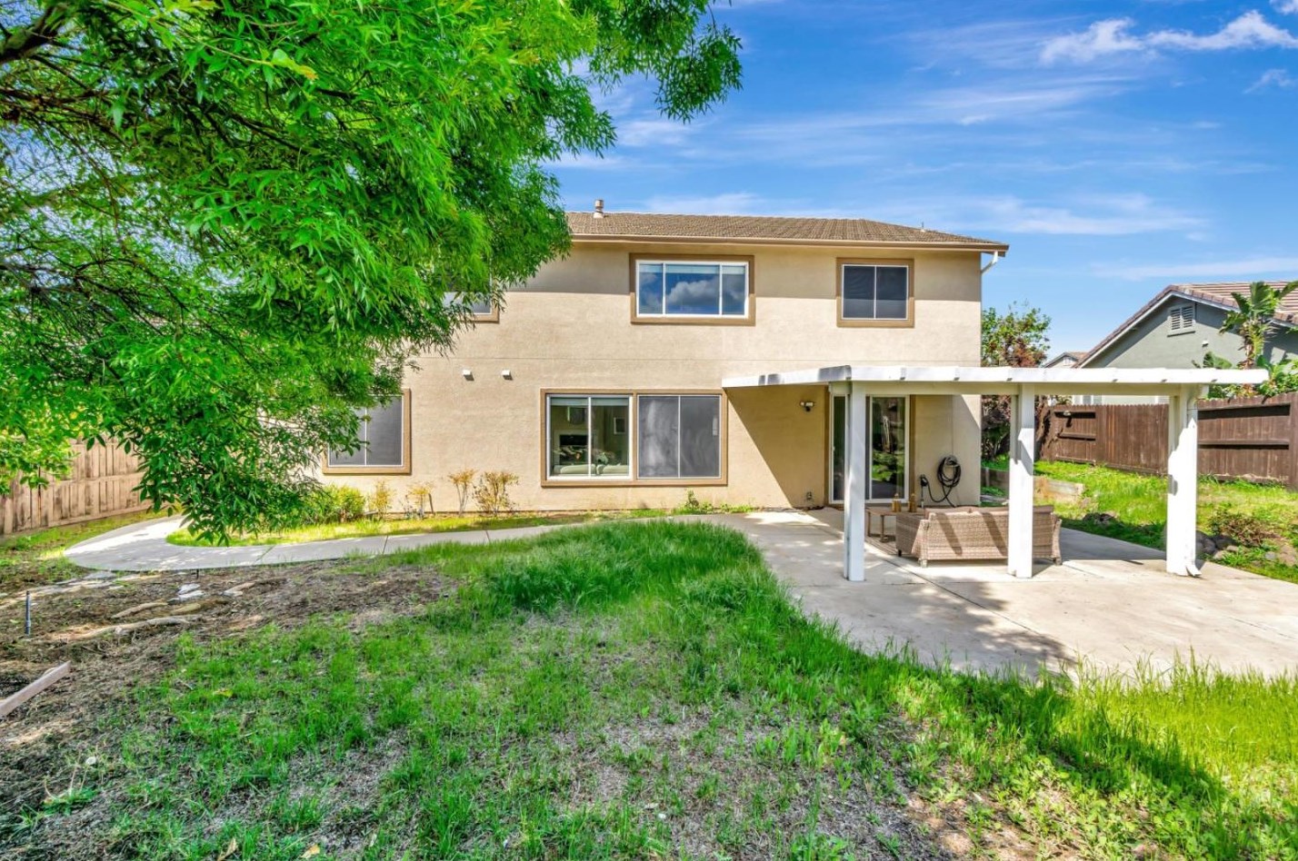 2248 Glen Canyon Dr, West Pittsburg CA  94565-2497 exterior