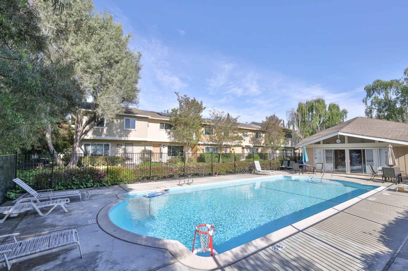 13 Sutter Creek Ln, Mountain View CA  94043-3108 exterior