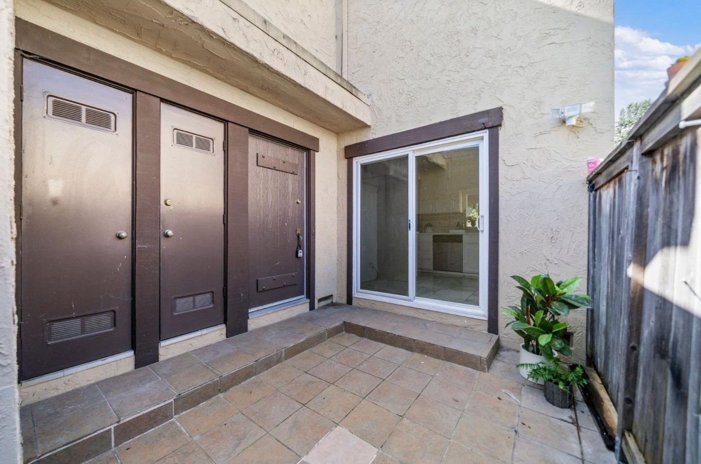 107 Villa Dr, Richmond CA  94806-3768 exterior
