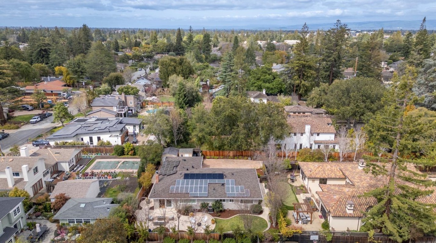 490 Cherry Ave, Los Altos CA 94022-1621 exterior