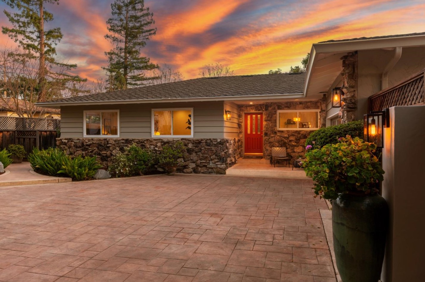 490 Cherry Ave, Los Altos CA 94022-1621 exterior