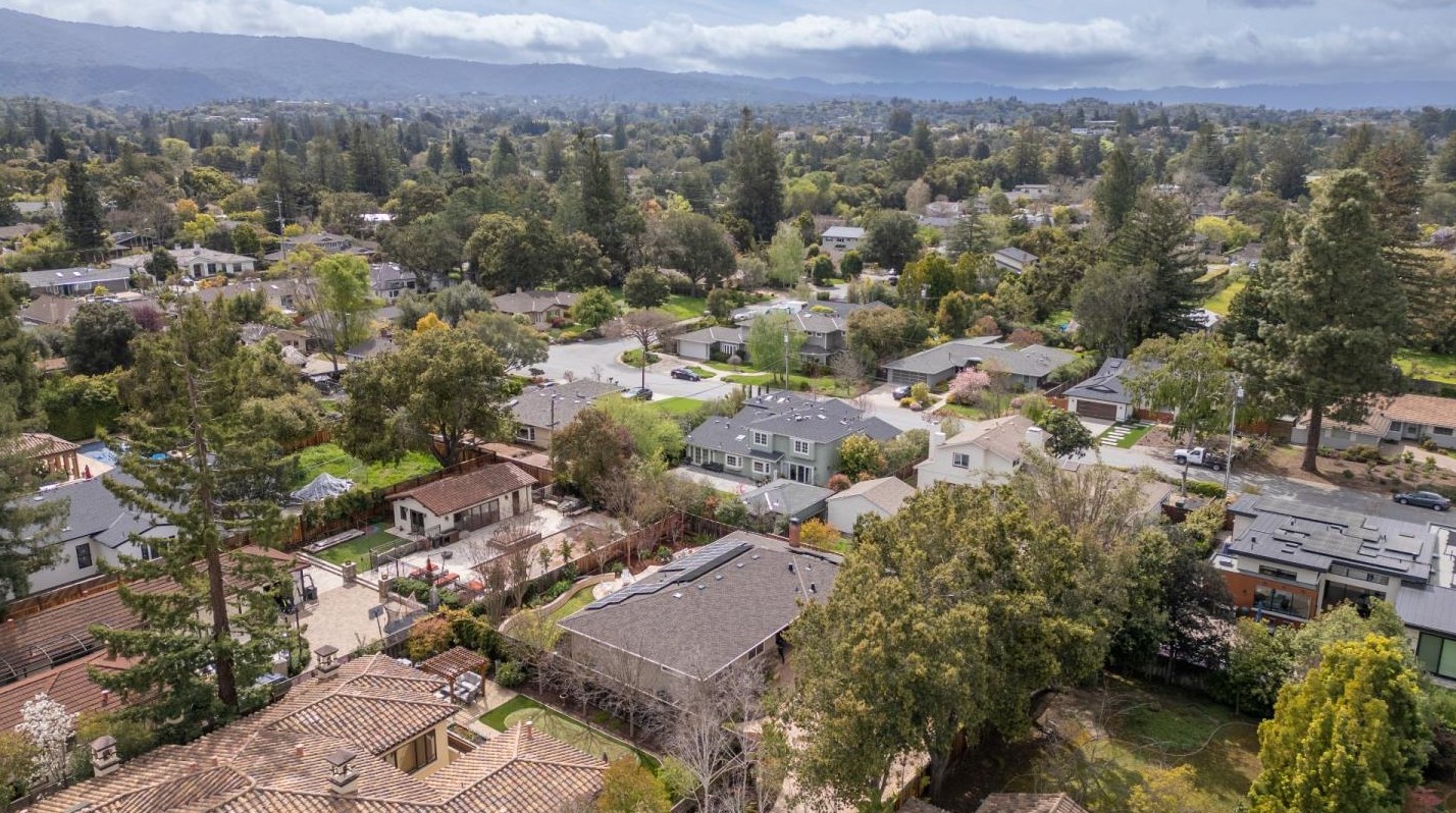 490 Cherry Ave, Los Altos CA 94022-1621 exterior